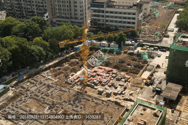正在建設(shè)的工地