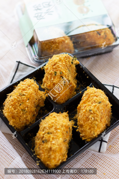 肉松小貝面包