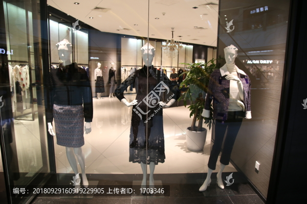 專賣店櫥窗