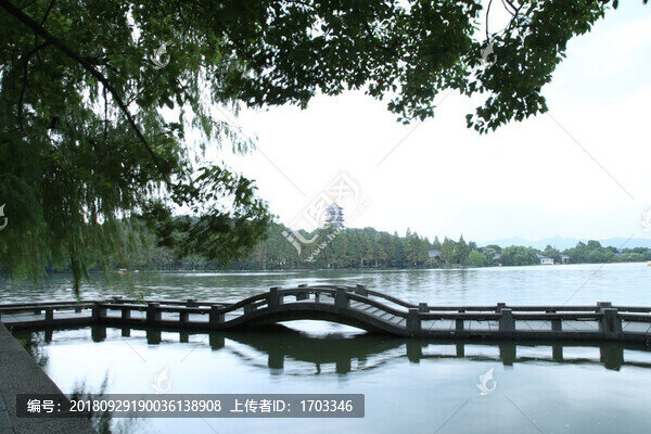 雷峰塔景區(qū)