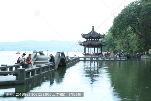 雷峰塔景區(qū)