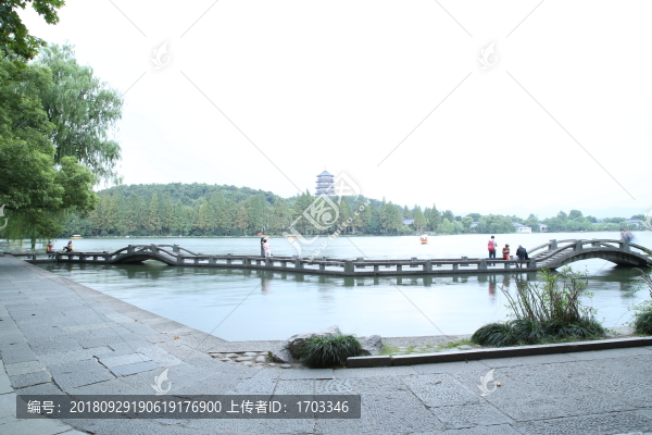 雷峰塔景區(qū)