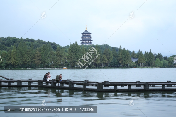 雷峰塔景區(qū)