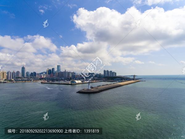 航拍青島海濱