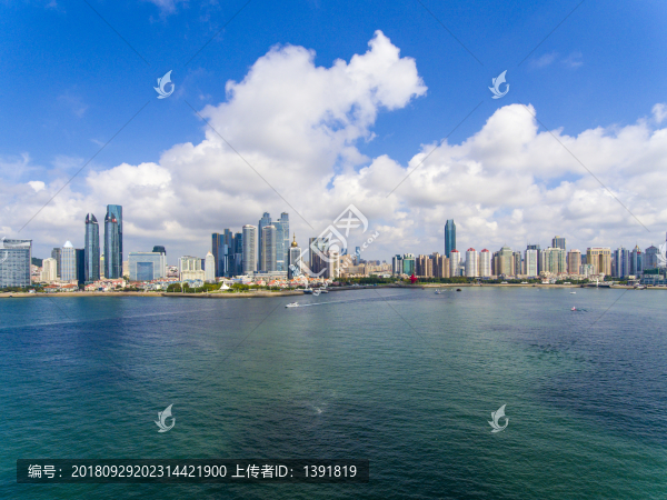航拍青島海濱