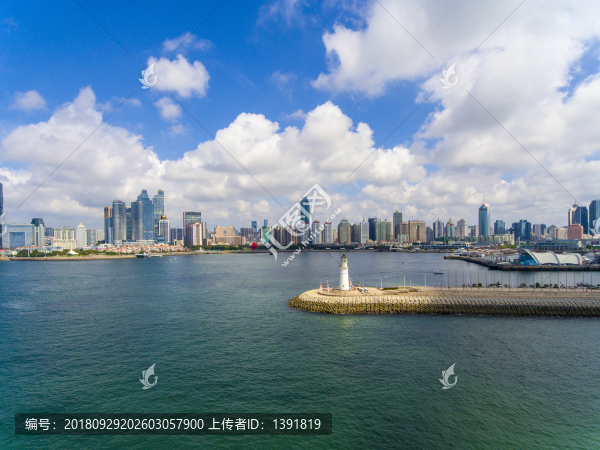 航拍青島海濱