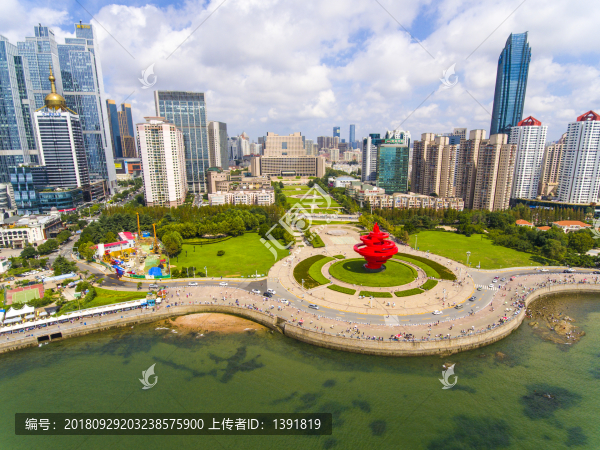 航拍青島五四廣場(chǎng)