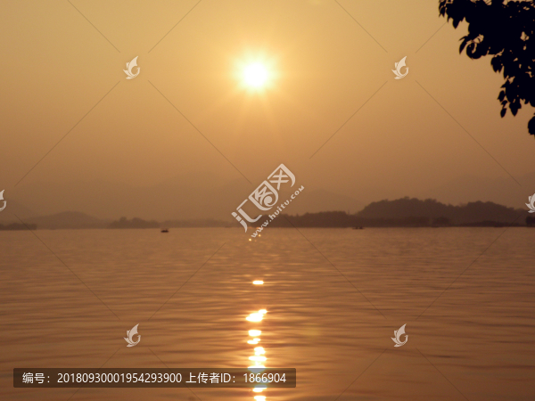 夕陽(yáng)西下幾時(shí)回