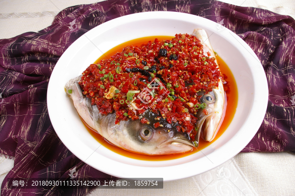 剁椒蒸水庫大魚頭