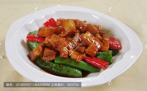 虎皮尖椒紅燜肉