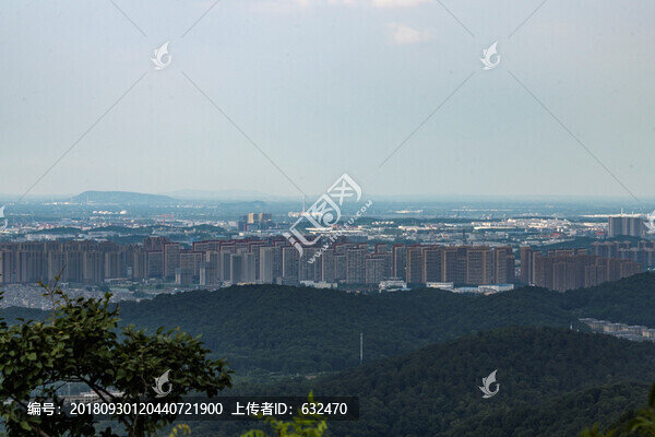 紫金山上看南京