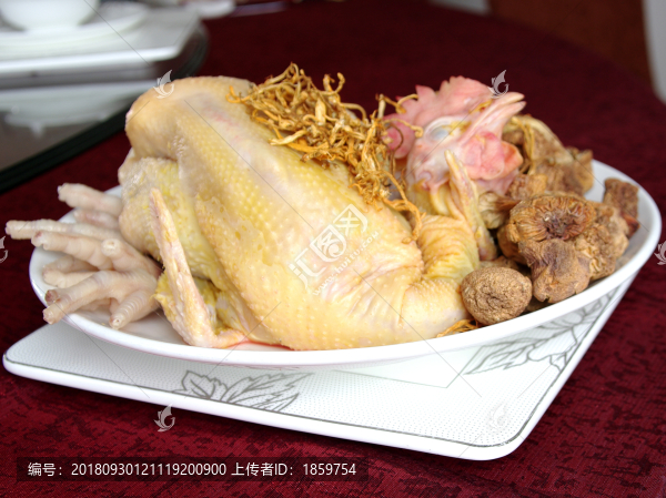 松茸菌燉老雞