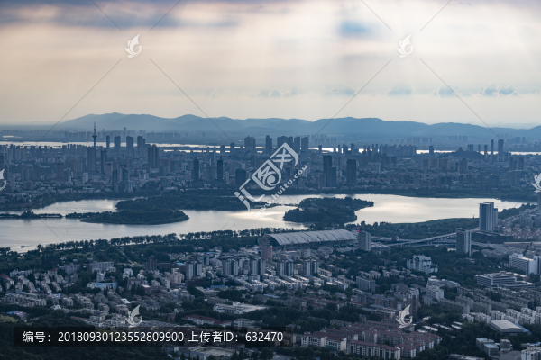 紫金山上看南京