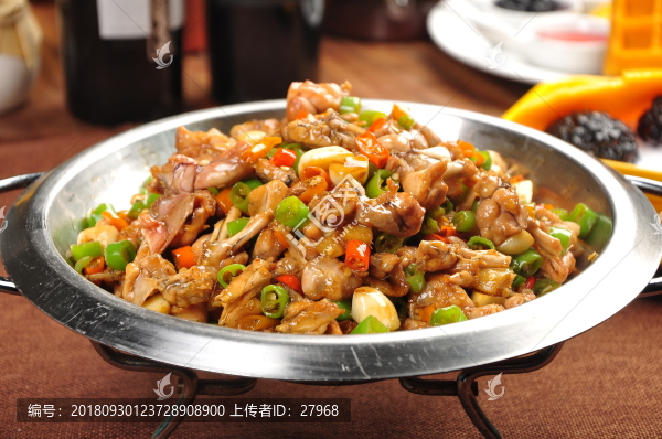 好色廚師炒牛蛙