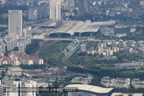 紫金山上看南京
