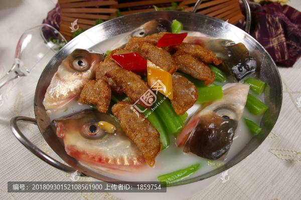 魚皮角芥菜汁浸魚云