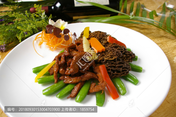 羊肚菌炒牛柳