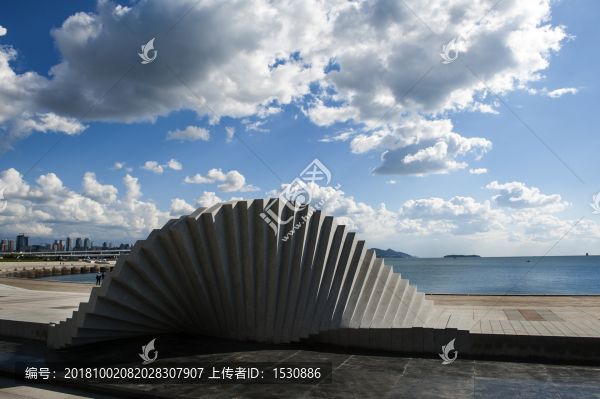 波浪雕塑