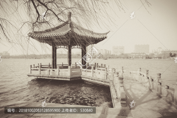 大明湖黑虎泉