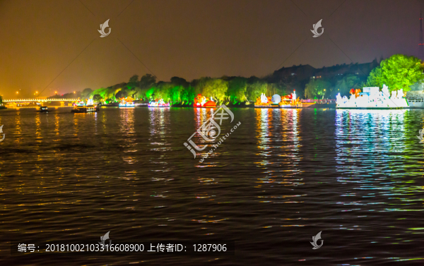 旅游節(jié)燈船