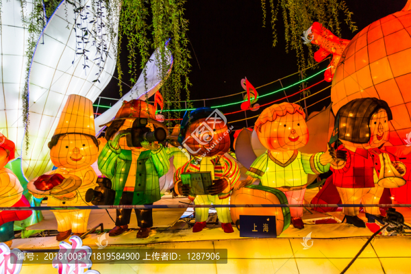 旅游節(jié)燈船