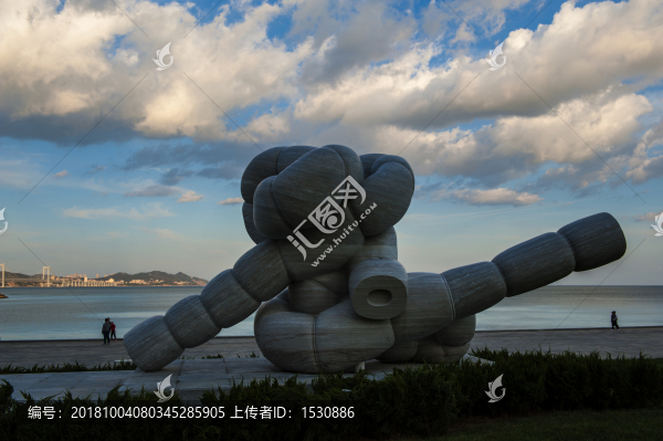 捆綁的形體雕塑