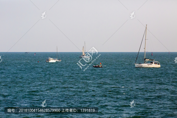 大海與帆船