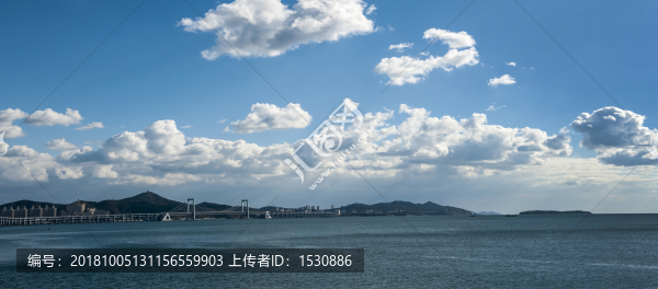 白云與大海