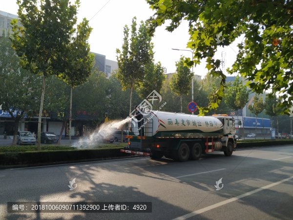 園林噴水車