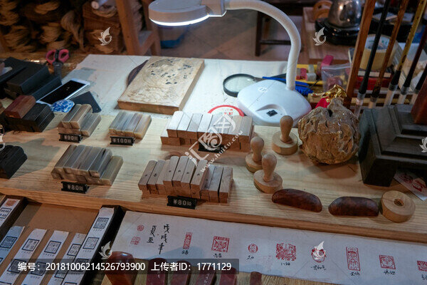木雕工作臺(tái)