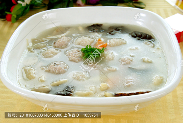 雞湯什菇浸雙丸