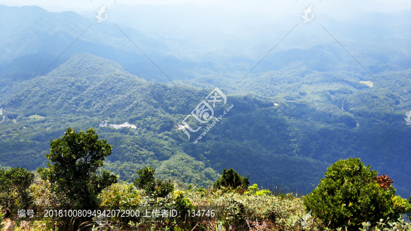 山脈