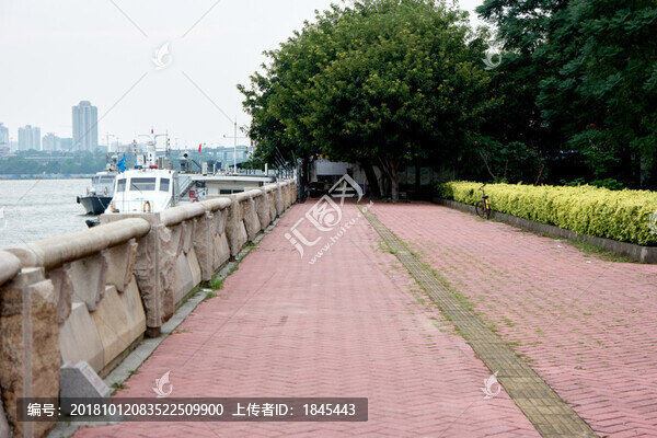 河提