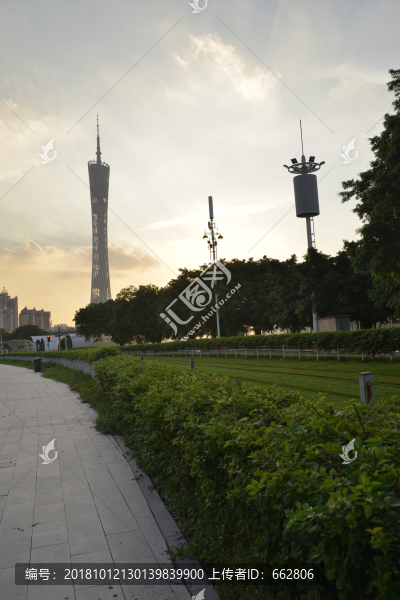 夕陽下的廣州塔