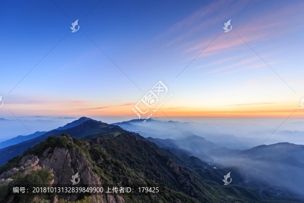 北京門頭溝百花山朝霞云海