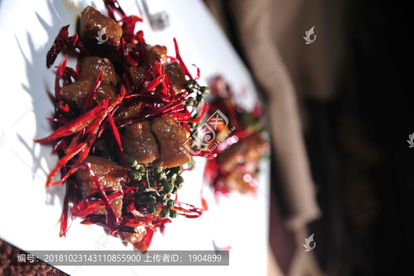 烹汁雪花牛肉粒
