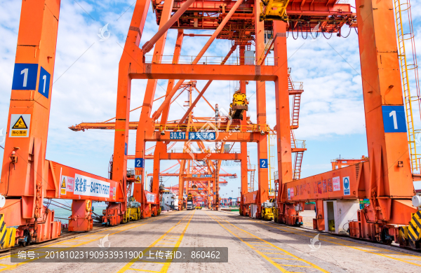 碼頭吊機(jī)