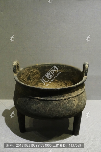 西周弦紋鼎