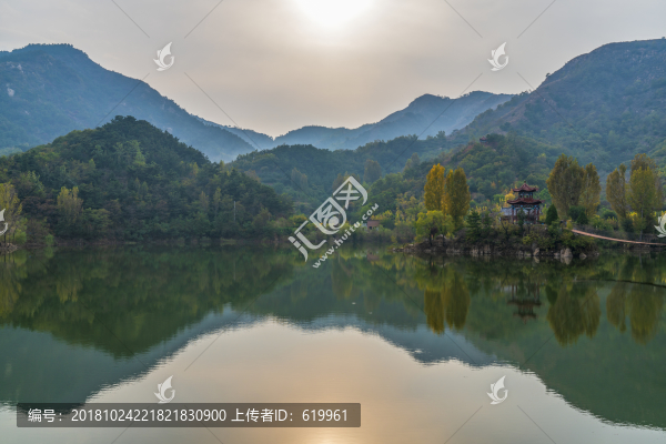 山水畫淄博云水瑤景區(qū)秋天風(fēng)景