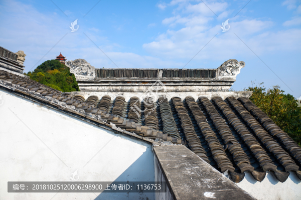 白墻灰瓦民居