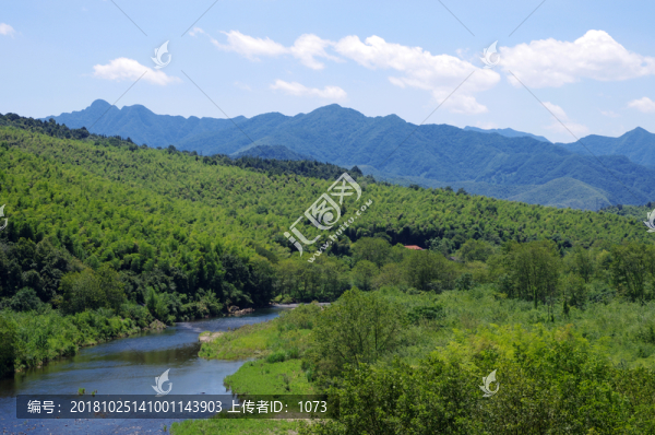 山谷溪流