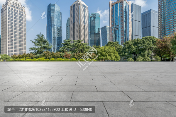 上海摩天大樓和地磚路面