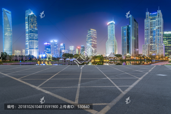 上海摩天大樓和瀝青柏油高速路