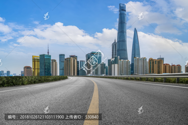 地面劃線和上海陸家嘴建筑群