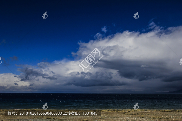 賽里木湖