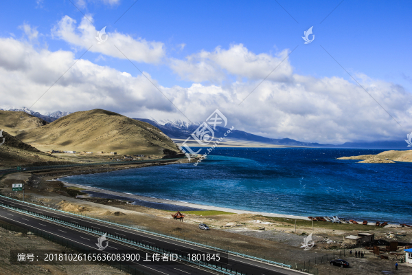 賽里木湖