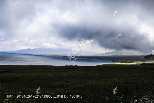 賽里木湖