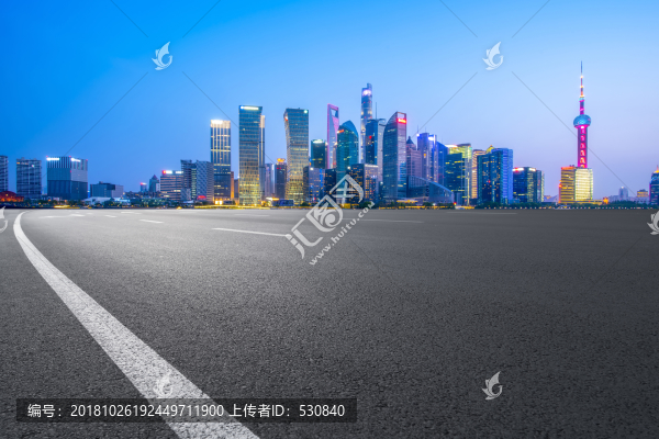 地面劃線和上海現(xiàn)代高端建筑群