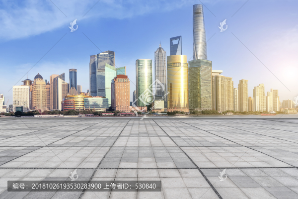 地磚路面和上海陸家嘴高端建筑
