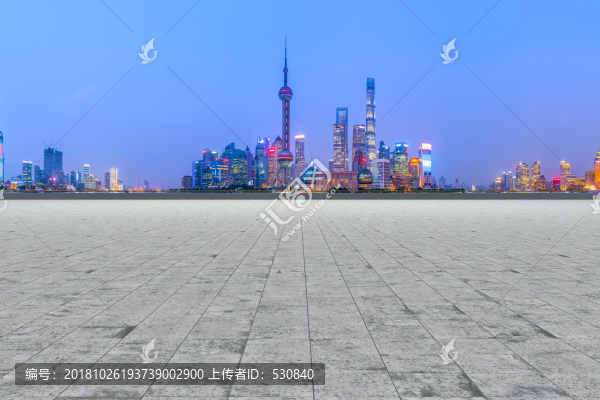 地磚路面和上海陸家嘴高端建筑